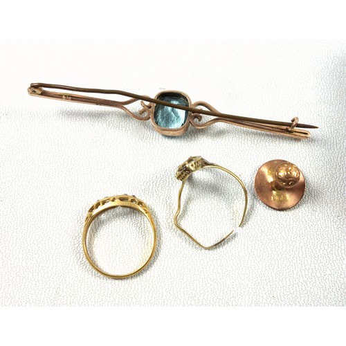 112 - 18ct gold ring set 5 diamonds, 1.8grs; 9ct bar brooch set aquamarine, 9ct stud, and a French ring, 6... 