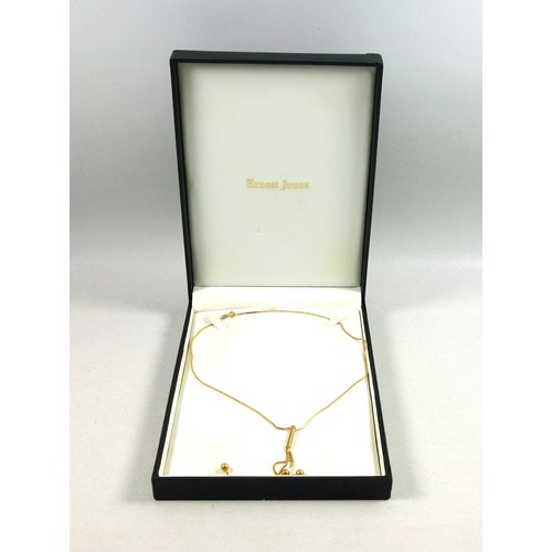 168 - Italian 9K gold pendant necklace, 4.4 grams, boxed