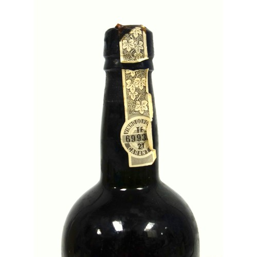 16 - Fonseca Guimaraens Vintage Port, 1964, 75cl, in a leatherette presentation case