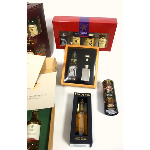 53 - Miniatures - Whiskies of The World 6 bottle gift box, 4 bottle gift box containing Suntory, Jameson,... 