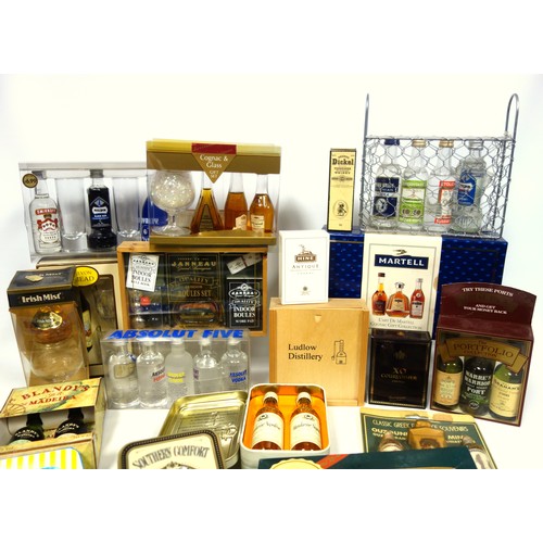 57 - Miniatures - L'Art De Martell Cognac Gift Collection comprising X O Supreme, Medallion V.S.O.P, Cord... 