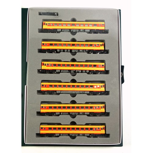 44 - Kato N Gauge 10-464 KIHA 58 Series (Shugakuryoko Colour) Train set, comprising 6 cars, cased, with p... 