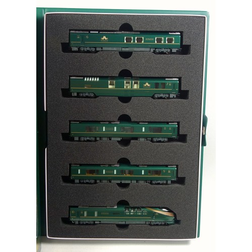 47 - Kato N Gauge 10-1570 Twilight Express Mizukaze Train Set, comprising 10 cars, in 2 cases, A & B, wit... 