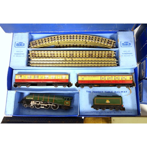 107 - Hornby Dublo EDP11 3 Rail Electric Passenger Train Set, comprising A4 Class 4-6-2 Locomotive 'Silver... 