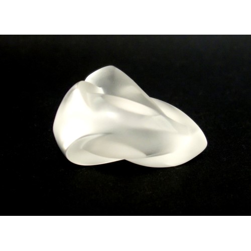 75 - Lalique France, glass knotted heart paperweight, w6.5cm.