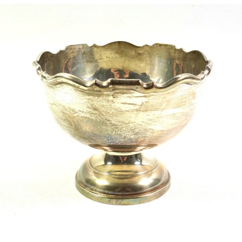 129 - George V silver circular pedestal sugar bowl with a shaped rim, by W M Co., Birmingham, 1919, 208grs... 