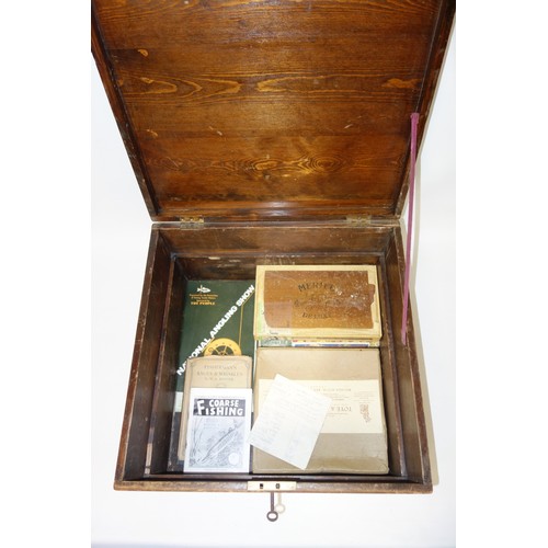 519 - Hardy Brothers bakelite fly box and flies, and seven other boxes containing over 150 flies, Veniard ... 