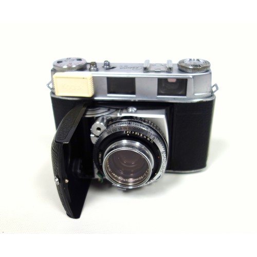 317 - A Kodak Retina IIIC 35mm Rangefinder Camera body G, serial no. 63555, shutter works but sticky at sl... 