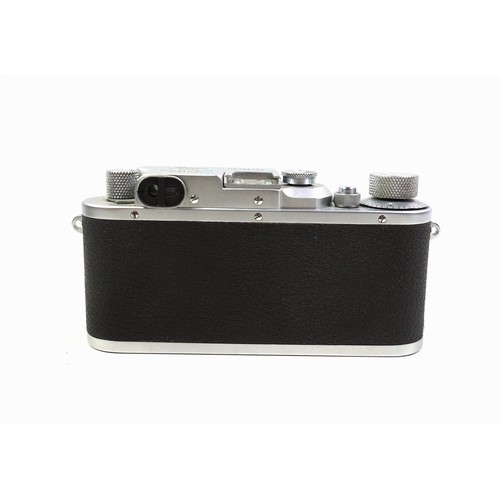 285 - Leica IIIb 35mm Rangefinder Camera, chrome body, serial number 335436, 1939-40, with Summitar 5cm F2... 