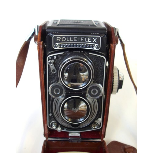 315 - Franke & Heidecke Rolleiflex Synchro-Compur twin lens camera with a Carl Zeiss Planar 1:3.5 f=75mm l... 