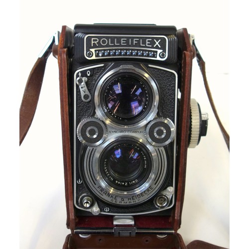 315 - Franke & Heidecke Rolleiflex Synchro-Compur twin lens camera with a Carl Zeiss Planar 1:3.5 f=75mm l... 