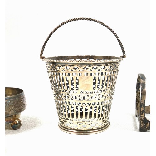 506 - George III silver sugar basket, of pail form with a rope twist swing handle, vacant cartouche and al... 