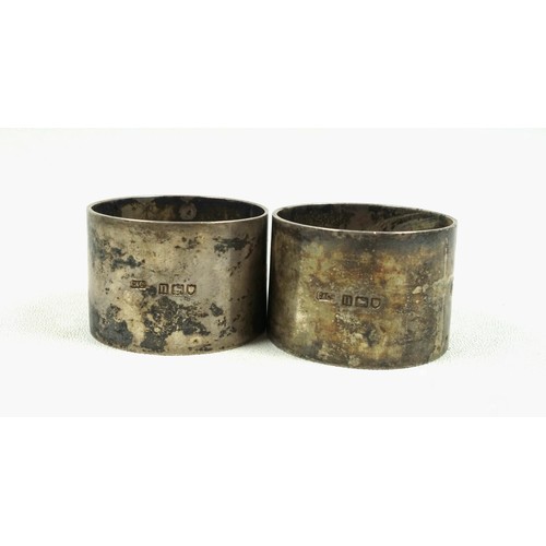 509 - Pair of heavy Edwardian Regimental silver napkin rings, each engraved with the insignia of the Third... 