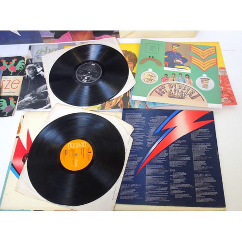 727 - Beatles Sgt. Pepper's Lonely Hearts Club Band LP, PCS 7027, gatefold, with Sgt. Pepper Cut-outs; Bea... 