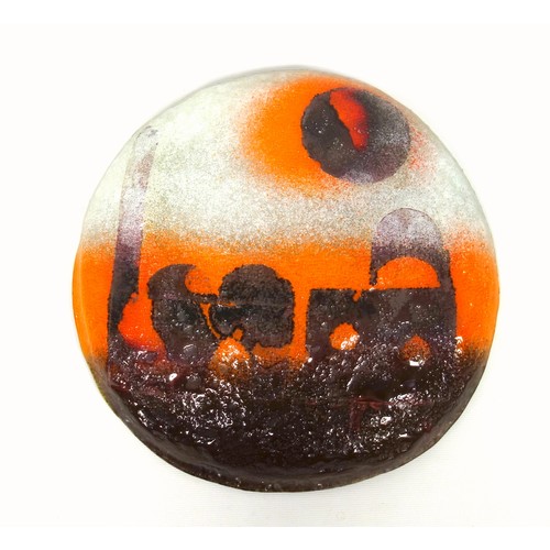 849 - Hannah Bahral (Israeli, contemporary), a fused glass dish depicting the sun over Jerusalem, 26cm dia... 