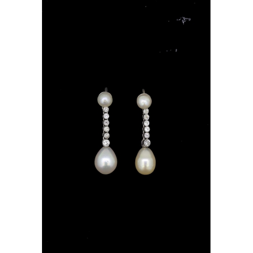 20 - IMPORTANT PAIR OF NATURAL PEARL AN DIAMOND DROP EARRINGS, set with a pearl top, suspending a 6 diamo... 