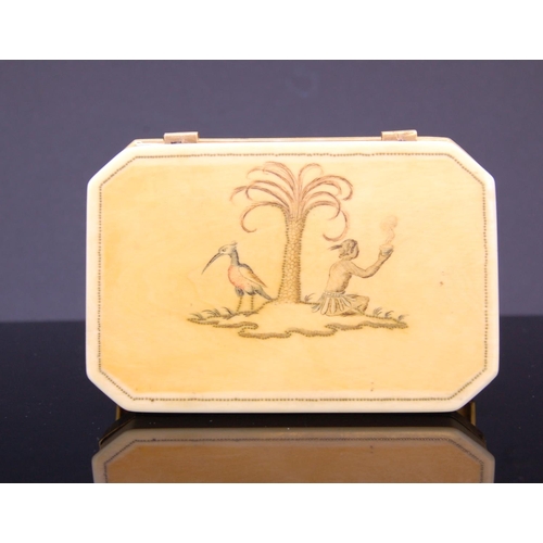 161 - 18th CENTURY RECTANGULAR GOLD AND SCRIMSHAW SNUFFBOX, the cover decorated with an exotic executional... 