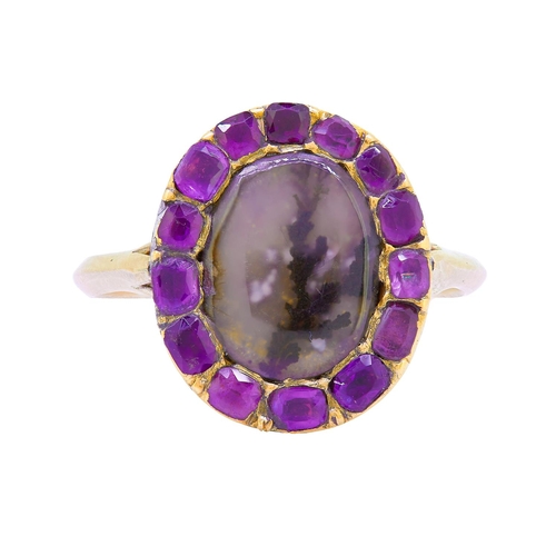 276 - ANTIQUE DENDRETIC AGATE AND AMETHYST CLUSTER RING, set with a central cabochon cut dendretic agate s... 