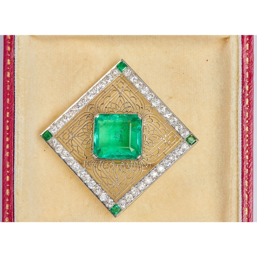 67 - IMPORTANT AND MAGNIFICANT EMERALD AND DIAMOND BROOCH, set to the center with an important octagonal ... 