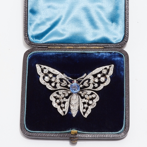 11 - BEAUTIFULL CERTIFICATED CEYLON SAPPHIRE AND DIAMOND BUTTERFLY BROOCH, set with a central blue sapphi... 