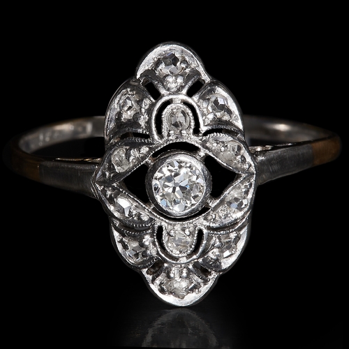 33 - ART-DECO DIAMOND RING, set with a larger diamond to the center, flanked with smaller diamonds to the... 