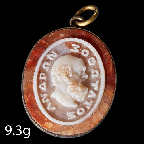 123 - A FINE CARVED CAMEO PENDANT. depicting a bust of a man . a fine piece of antique carving. L 4 cm . W... 