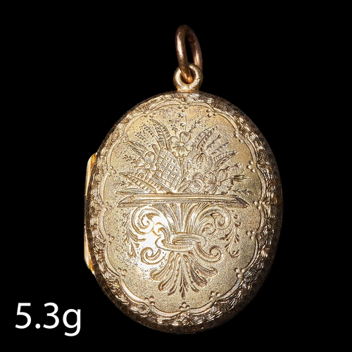 173 - ANTIQUE GOLD FLORAL ETCHED LOCKET PENDANT. highly detailed. L 3.6 cm. W 2.2 cm. 5.3 grams.