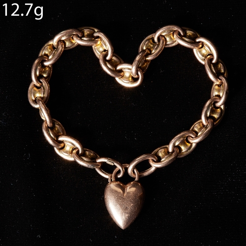 49 - LINK BRACELET WITH HEART PADLOCK CLASP, tests as gold. The anchor link bracelet with a heart shaped ... 