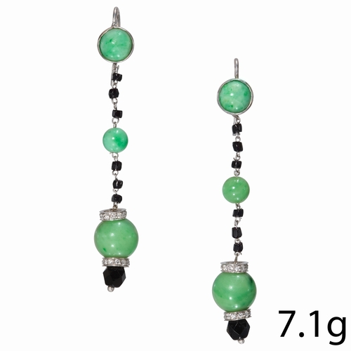 171 - ART-DECO PAIR OF JADE ONYX AND DIAMOND EARRINGS.
L. 6 cm.
7.1 grams.