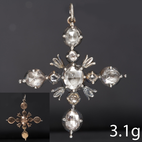 49 - ANTIQUE ROSE CUT DIAMOND PENDANT,
Diamonds bright and lively.
L. 3.4 cm.
3.1 grams.