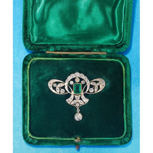 109 - EDWARDIAN EMERALD AND DIAMOND BROOCH. 
Gemstones totalling approx. 2.16 ct.
Rich and vibrant emerald... 