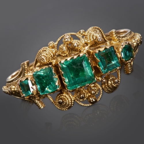 121 - ANTIQUE EMERALD 5-STONE RING,
High carat gold.
Rich and vibrant emeralds, totalling approx. 1.35 ct.... 