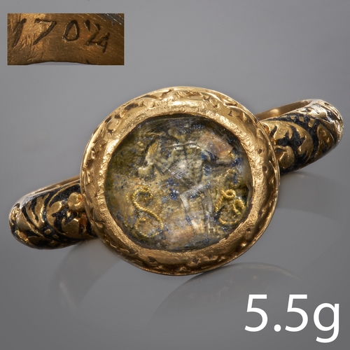153 - HIGHLY UNUSUAL, RARE AND MAGNIFICENT 1702 STUART SKELETON RING,
High carat gold.
The head depicting ... 