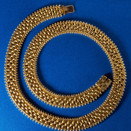 44 - ANTIQUE ETRUSCAN REVIVAL GOLD NECKLACE,
in 18 ct. gold.
Fine workmanship in the manner of Castellani... 