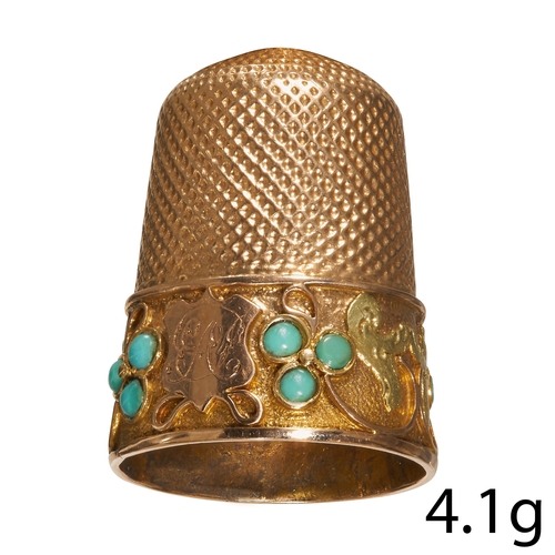 62 - ANTIQUE GOLD AND TURQUOISE THIMBLE.
Two colour gold.
L. 2.1 cm.
4.1 grams.