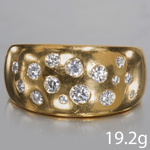129 - A DIAMOND BOMBE RING.
High carat gold.
Set with bright and lively diamonds.
Size: S
19.2 grams.