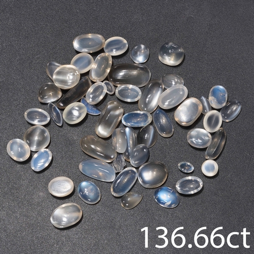 133 - MIXED LOT OF LOOSE CUT MOONSTONES,
Totalling approx. 30.16 ct.
Including with nice blue shiller.