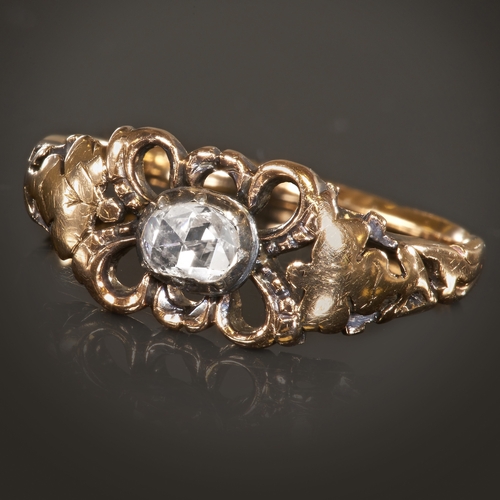 80 - ANTIQUE SINGLE STONE DIAMOND GOLD RING,
Diamond bright and lively.
Size J 1/2.
2.9 grams.