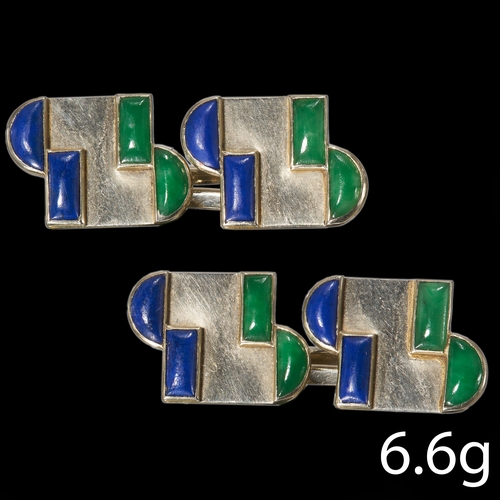 102 - PAIR OF FRENCH ART DECO DOUBLE FACED LAPIS LAZULI AND JADE GOLD CUFFLINKS.
High carat gold.
2.9 cm. ... 