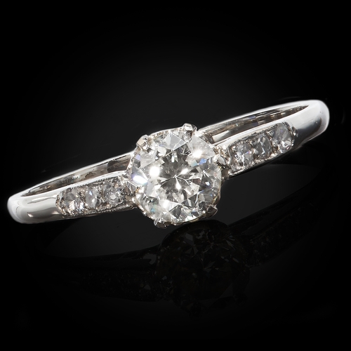 117 - DIAMOND SOLITAIRE RING.
1.7. gram, High carat gold.
Bright and lively diamonds approx 0.55 ct.
Size ... 