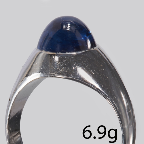 40 - SAPPHIRE SINGLE STONE RING,
High carat gold.
Vibrant cabochon cut blue sapphire of approx. 5.07 ct.
... 