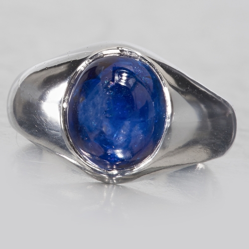 40 - SAPPHIRE SINGLE STONE RING,
High carat gold.
Vibrant cabochon cut blue sapphire of approx. 5.07 ct.
... 