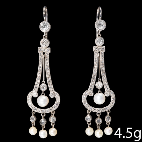 96 - PAIR OF EDWARDIAN DIAMOND AND PEARL EARRINGS,
4,5 grams, Platinum.
Diamonds bright and lively.
Pearl... 