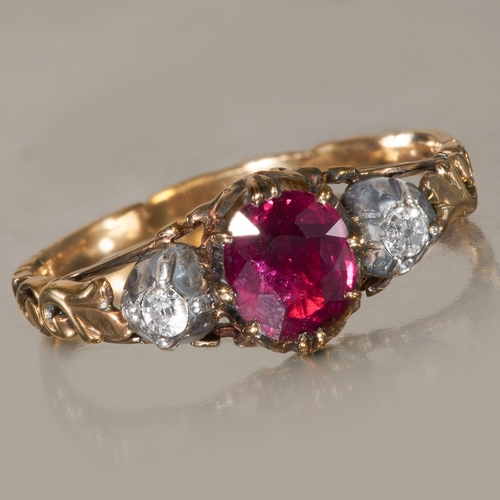 191 - ANTIQUE RUBY AND DIAMOND THREE STONE RING. 
set with a bright ruby in the centre of approx. 0.73 ct.... 