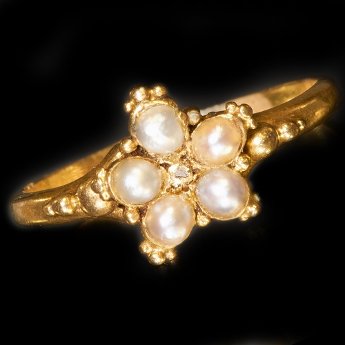 311 - ANTIQUE FLORAL PEARL CLUSTER GOLD RING,
Pearls well matched.
Locket back.
Size K.
2 grams.