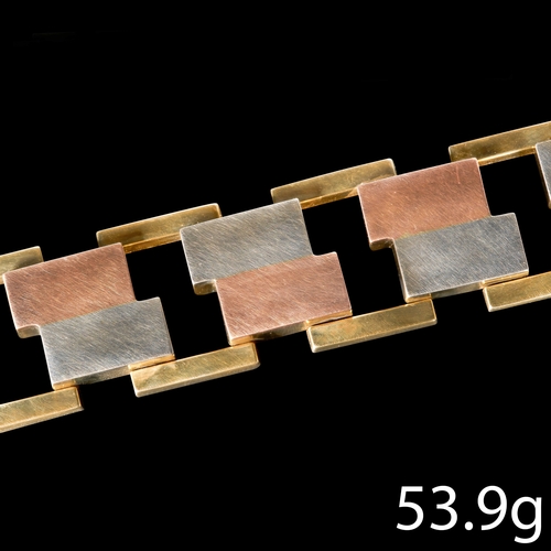 35 - VINTAGE THREE COLOR GOLD BRACELET. 
53.9 grams. testing 14 ct. gold.
L 18 cm.