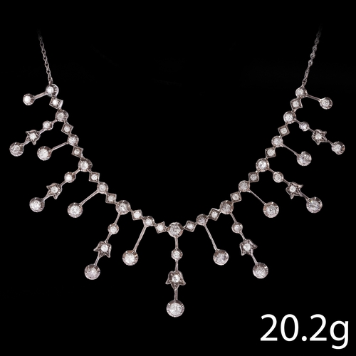 27 - EDWARDIAN DIAMOND FRINGE NECKLACE.
20.2 gram.
Set with bright and lively diamonds.
Length: 42 cm.
Ac... 