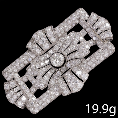 198 - FINE ART DECO DIAMOND BROOCH 
19.4 grams, platinum 
Diamonds bright and lively, totalling approx. 7.... 