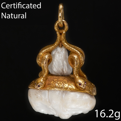 140 - HIGHLY UNUSUAL CERTIFICATED LARGE NATURAL PEARL PENDANT,
16.2 grams. 18 ct. gold.
The pearl of appro... 