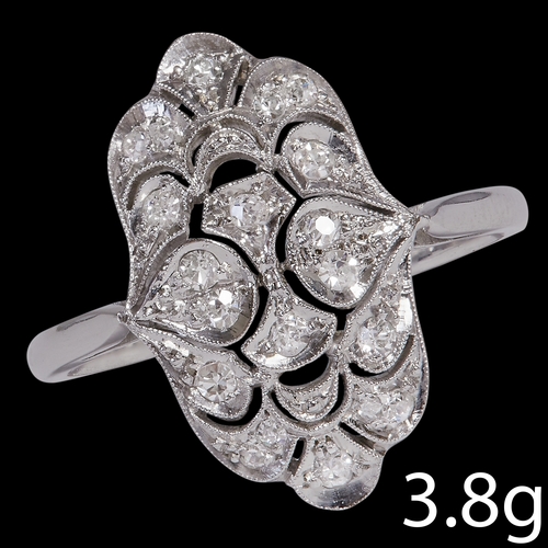 178 - DIAMOND RING,
3.8 grams, high carat gold.
Diamonds bright and lively.
Size M 1/2.